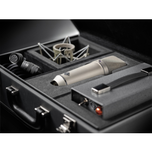 U-67-CaseOpen-1_Neumann-Studio-Tube-Microphone_G